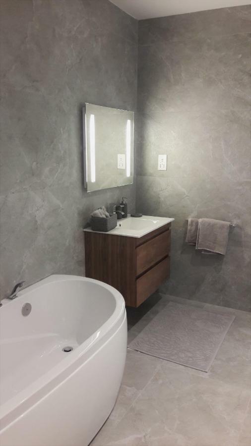 Duplex Maisonette With Heated P-Pool And Jacuzzi St. Julian's Exteriör bild