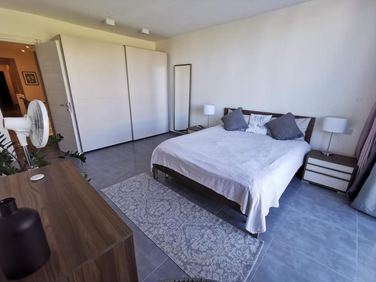 Duplex Maisonette With Heated P-Pool And Jacuzzi St. Julian's Exteriör bild